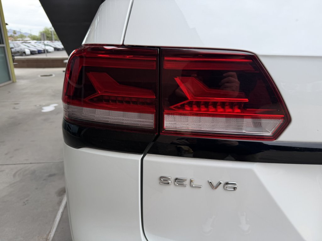 Used 2023 Volkswagen Atlas SEL R-Line AWD/4WD image 14