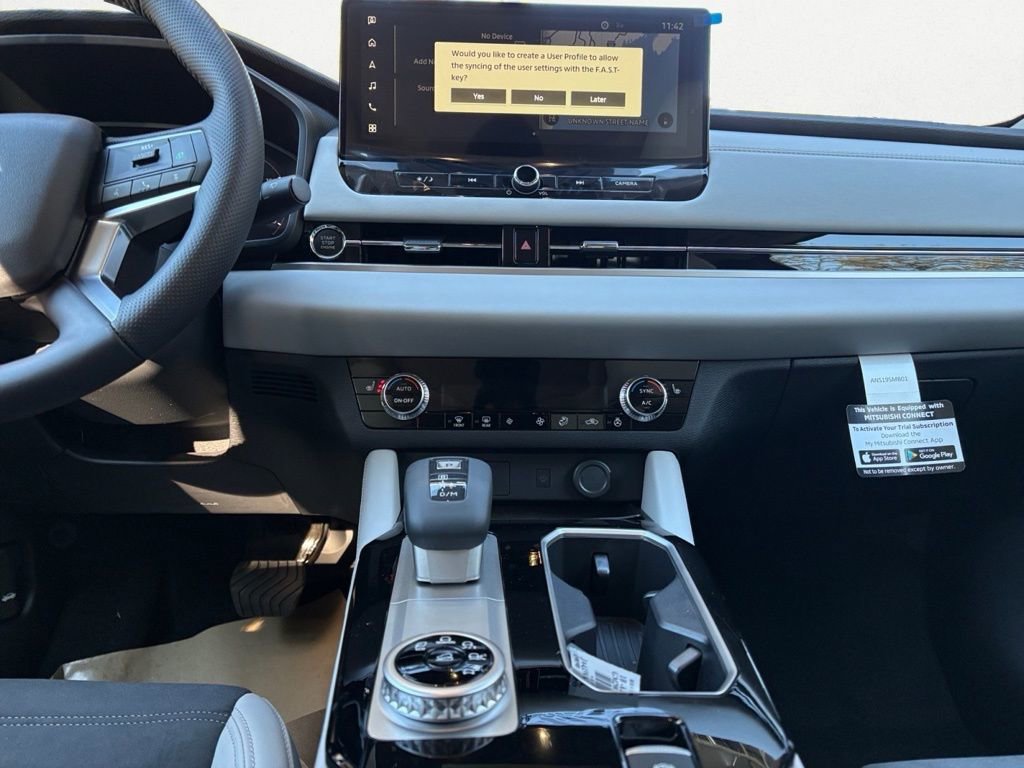 New 2026 Mitsubishi Outlander SE image 19