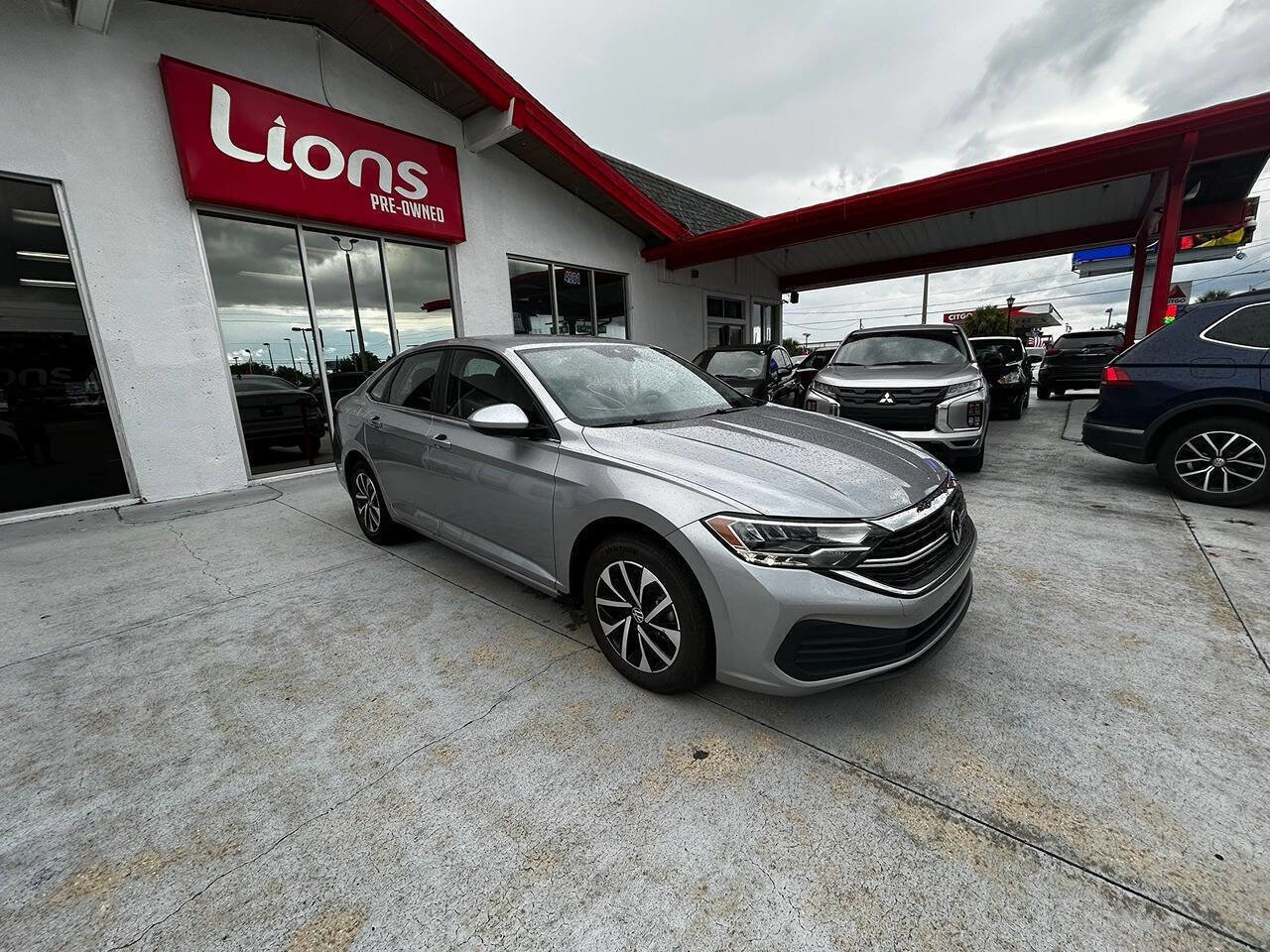 Used 2024 Volkswagen Jetta S image 3