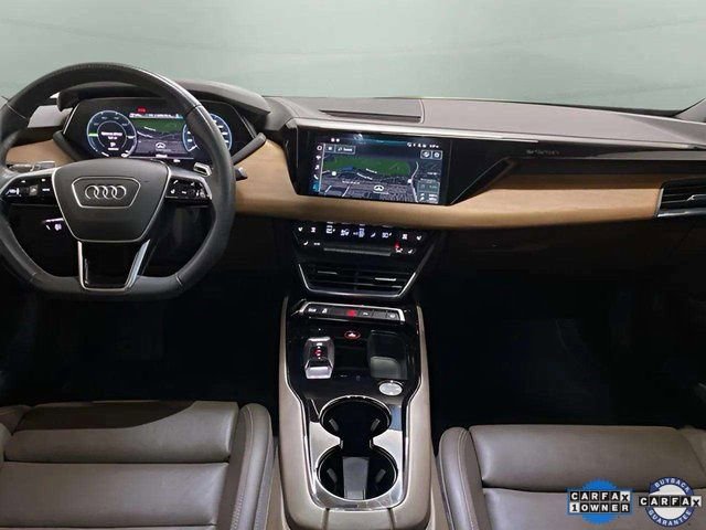 Used 2022 Audi e-tron GT Premium Plus image 12