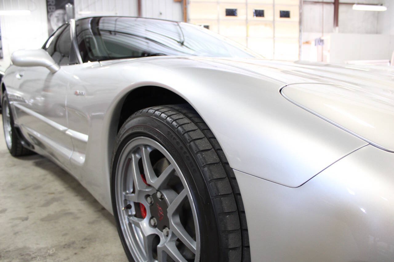 Used 2001 Chevrolet Corvette Z06 w/ Memory Pkg RWD image 14