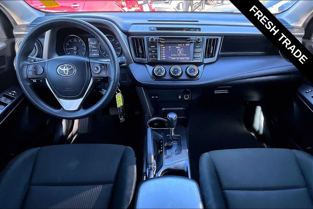 Used 2018 Toyota RAV4 LE AWD/4WD image 7