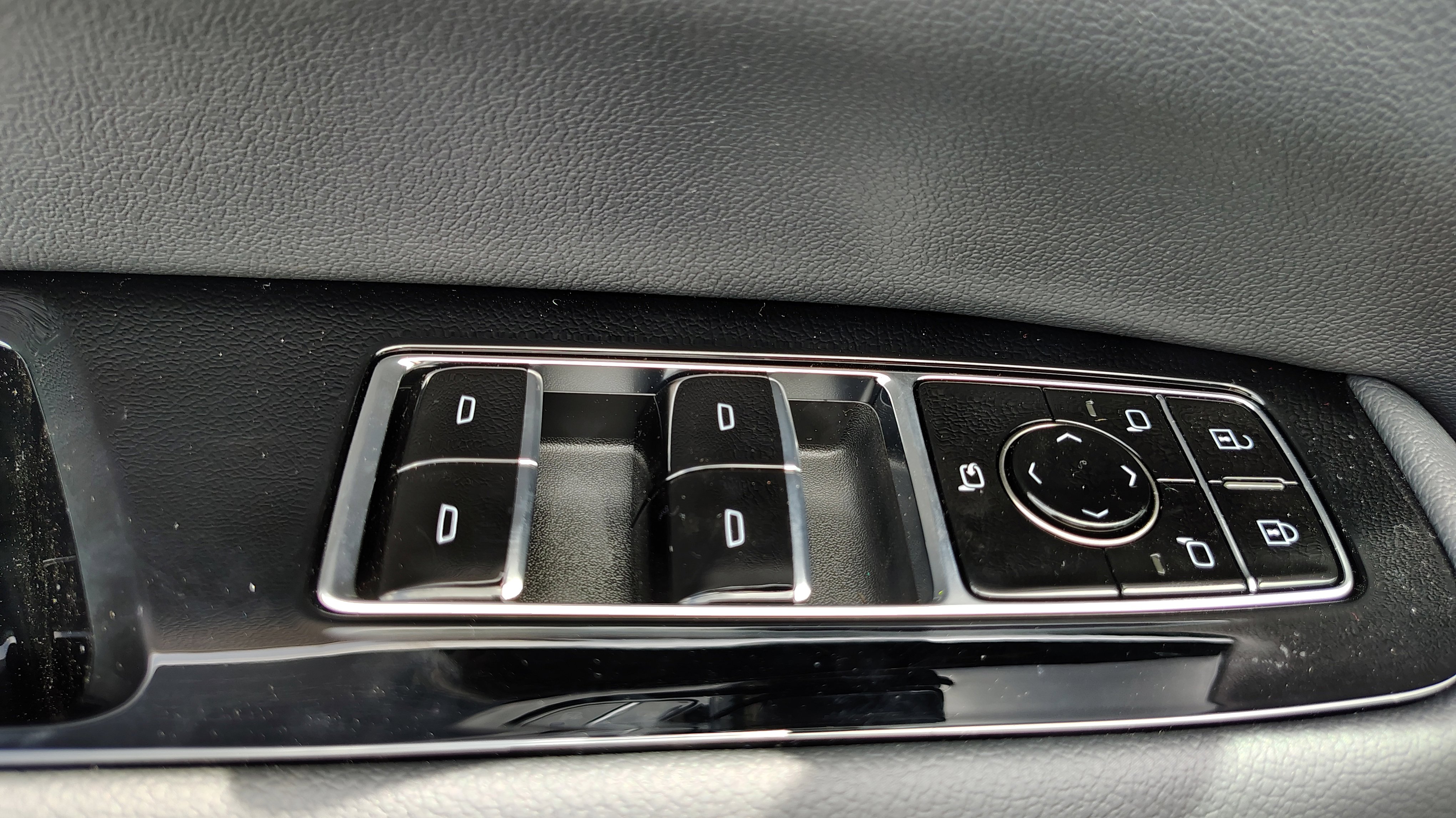 New 2025 Cadillac Escalade IQ Luxury 1 image 13