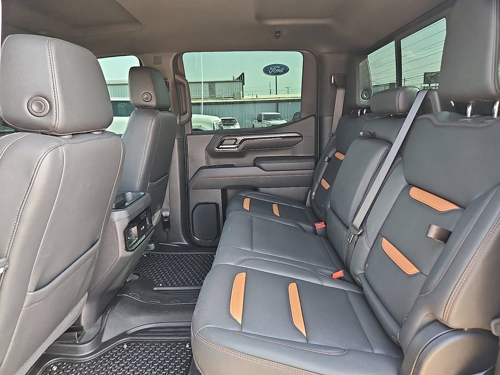 Used 2025 GMC Sierra 1500 AT4 w/ AT4 Premium Package AWD/4WD image 16