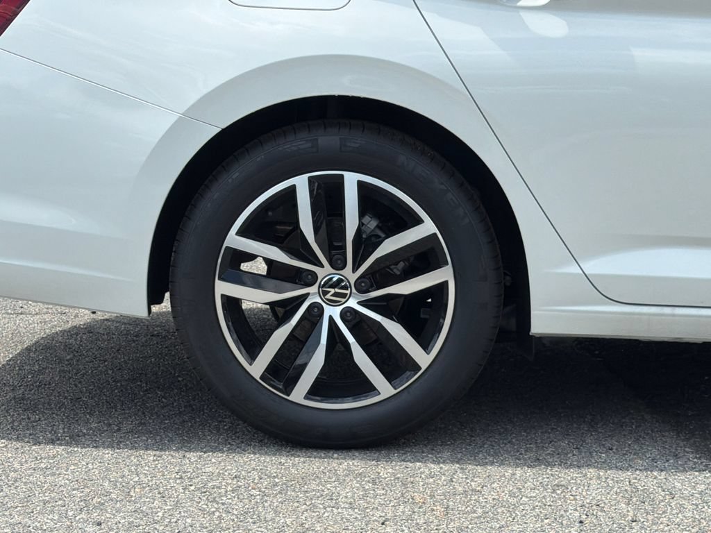 New 2026 Volkswagen Jetta SE FWD image 4