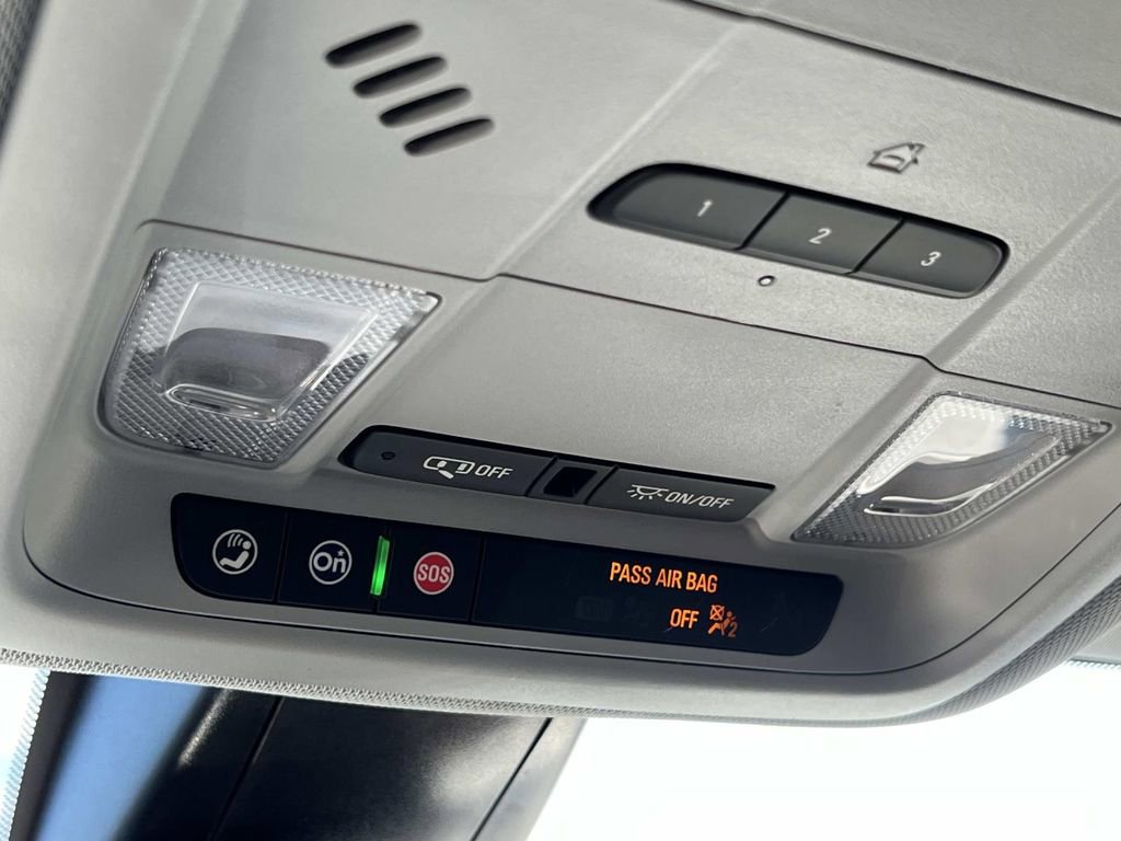Used 2022 Chevrolet Blazer LT FWD image 23