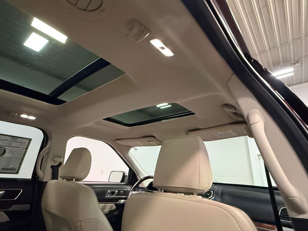 Used 2018 Ford Explorer Platinum AWD/4WD image 70