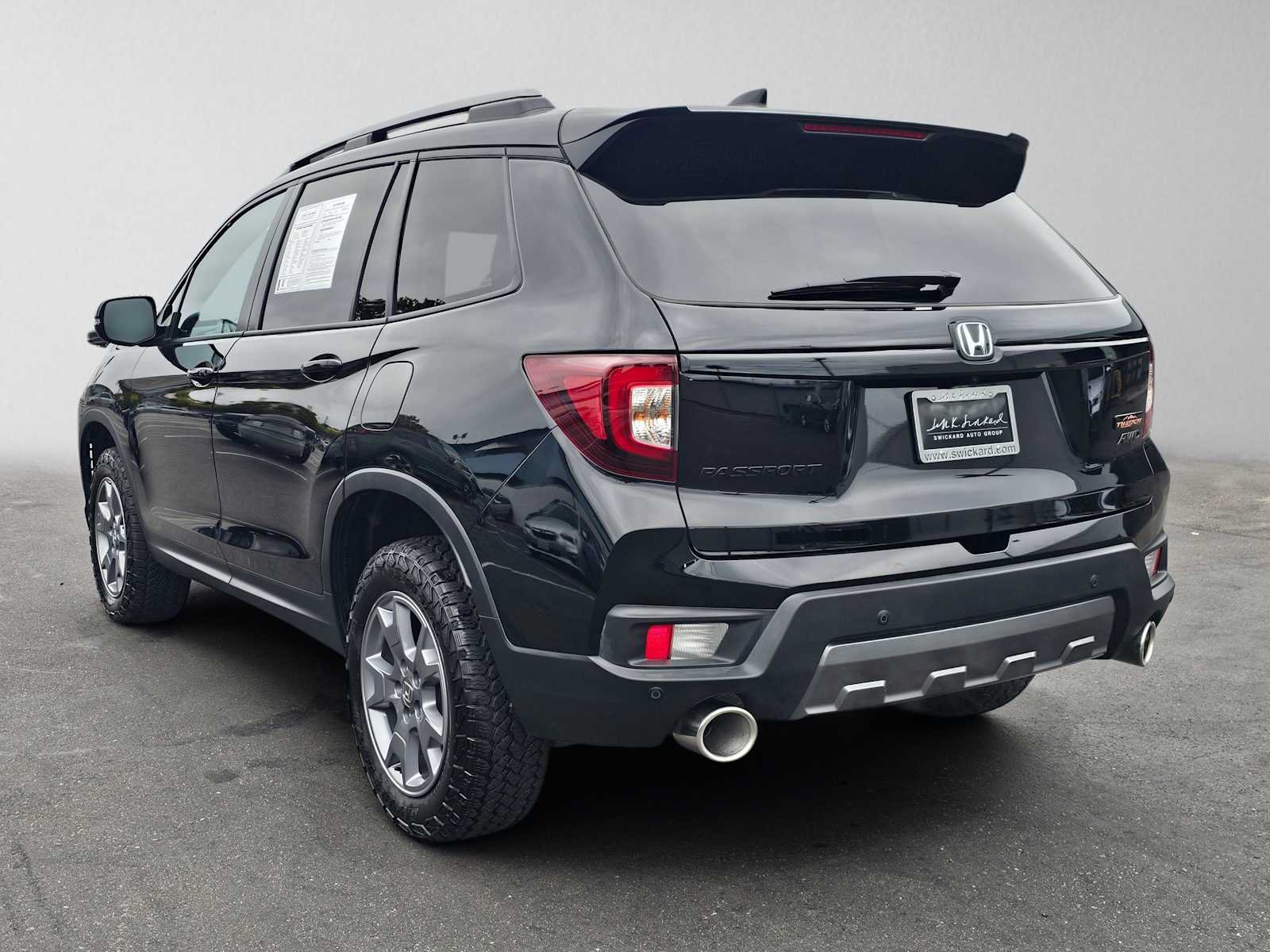 Used 2025 Honda Passport TrailSport image 5