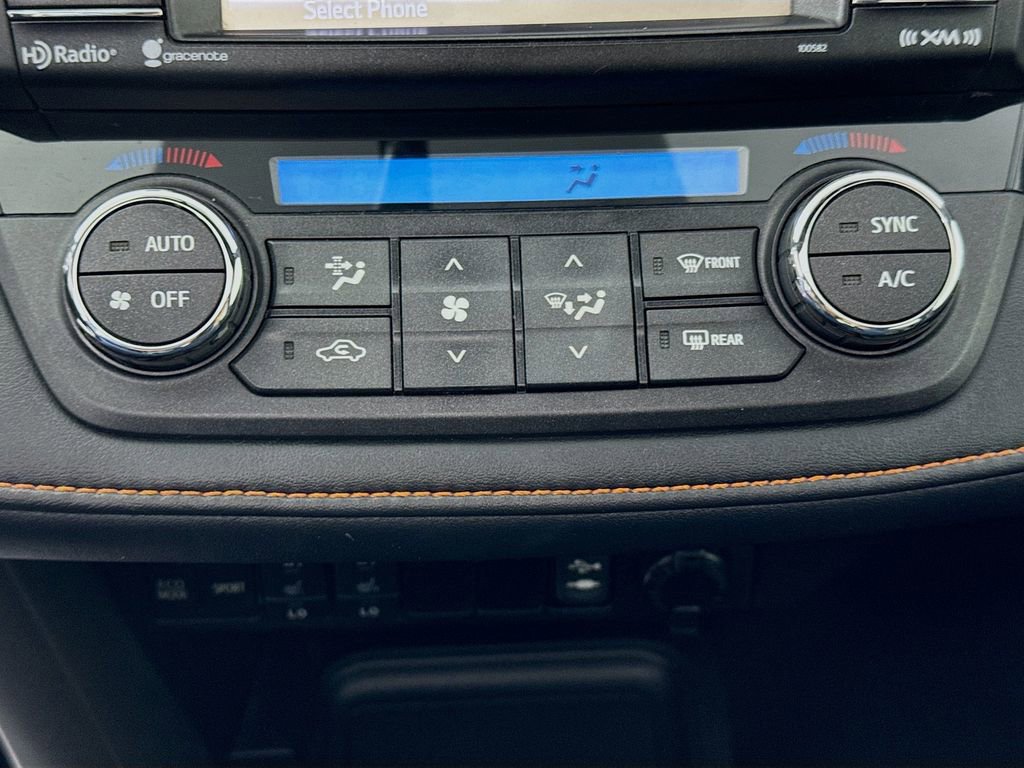 Used 2016 Toyota RAV4 SE image 18