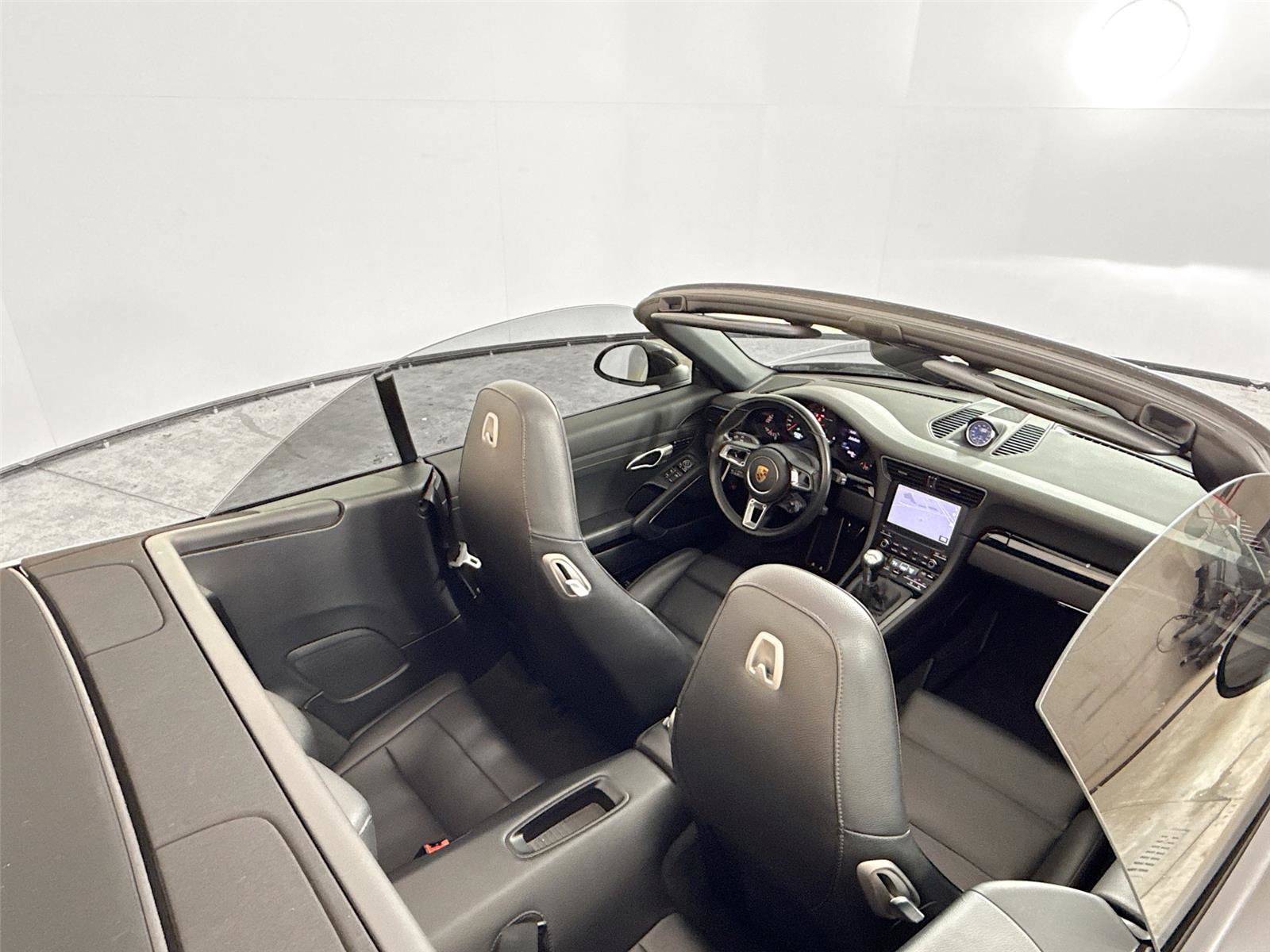 Used 2018 Porsche 911 Carrera S image 13