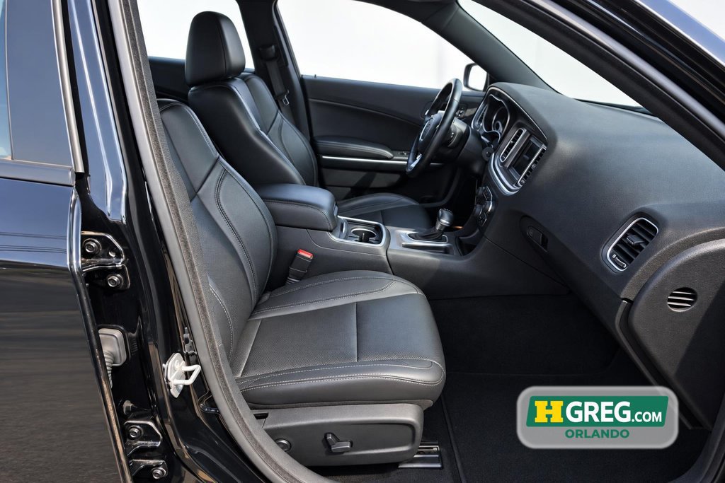 Used 2020 Dodge Charger SXT w/ Leather Interior Group RWD image 11