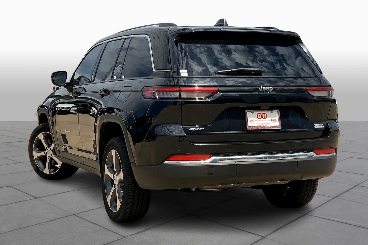 New 2023 Jeep Grand Cherokee 4WD 4xe image 12
