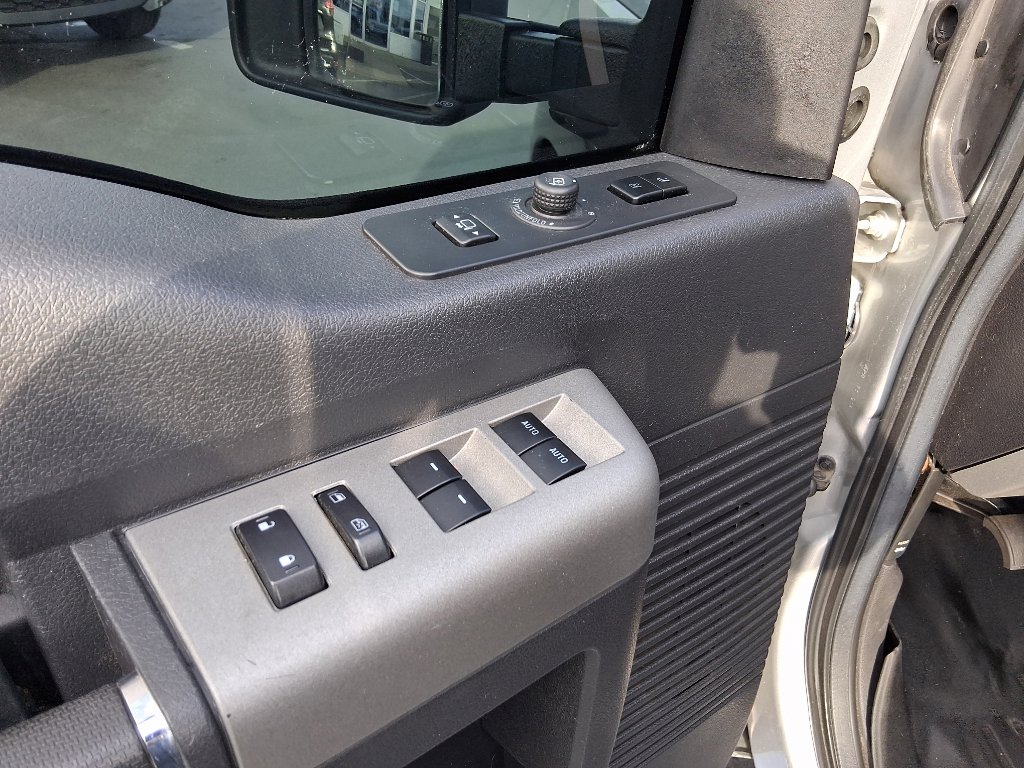 Used 2016 Ford F350 Lariat w/ Lariat Ultimate Package image 13