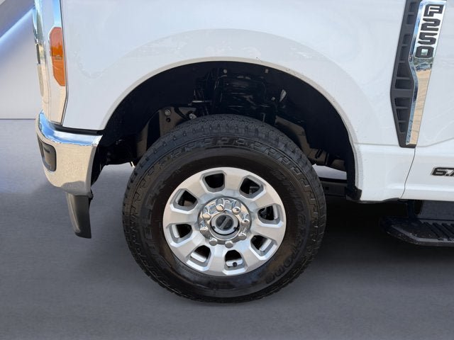 Used 2023 Ford F250 XLT w/ FX4 Off-Road Package AWD/4WD image 14