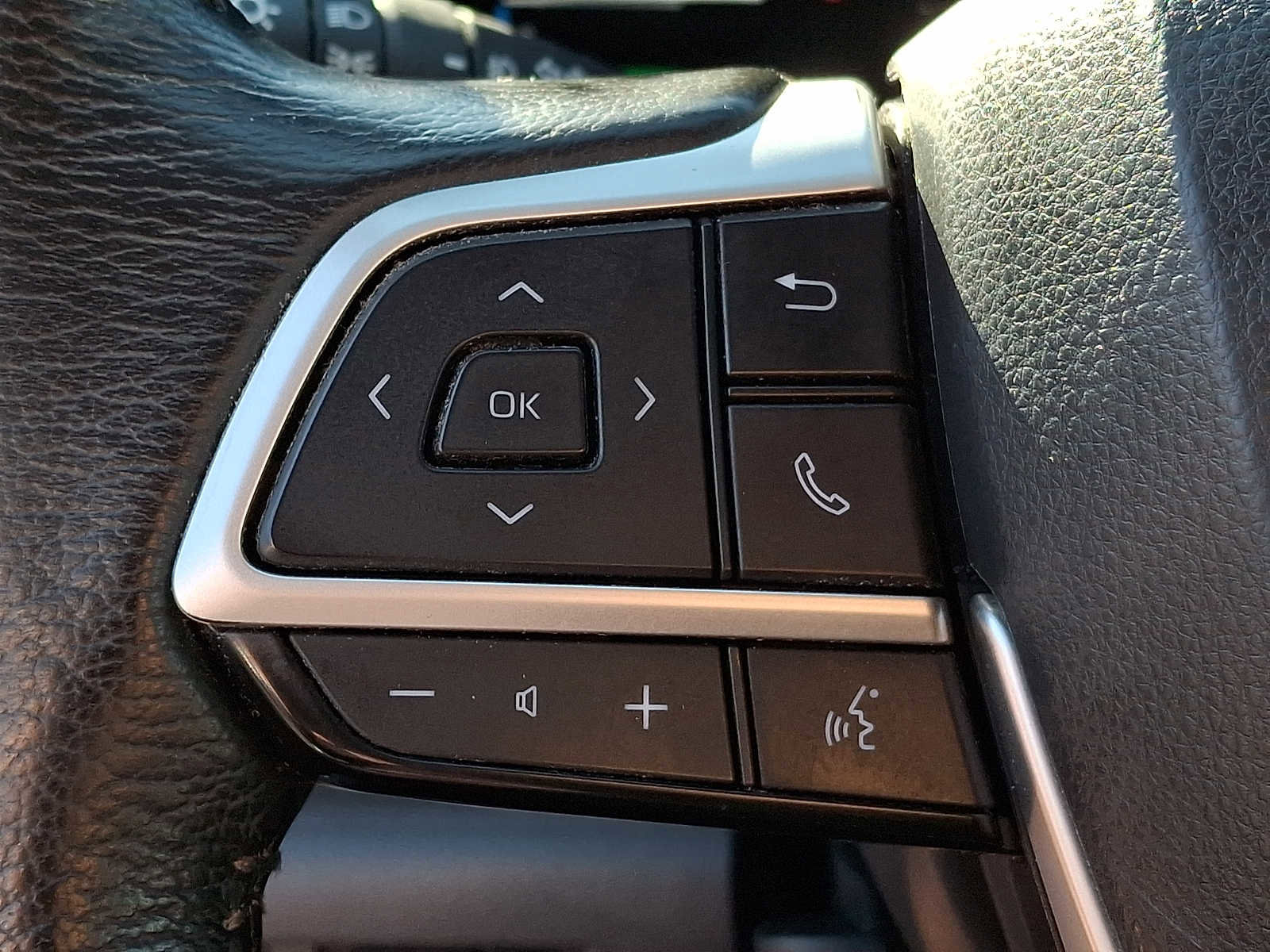 Used 2024 Toyota Sienna XLE w/ XLE Plus Package AWD/4WD image 18