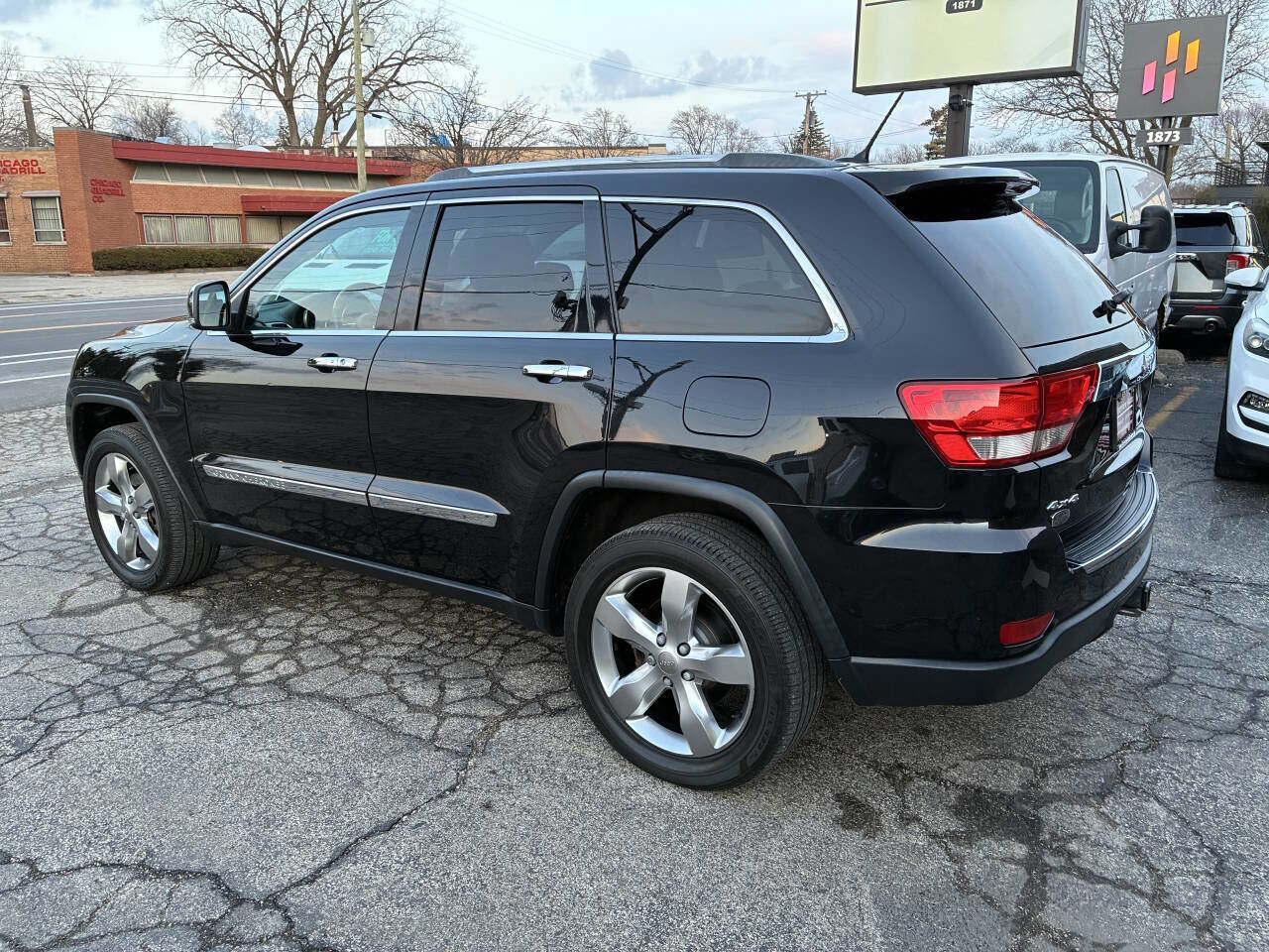 Used 2013 Jeep Grand Cherokee Overland image 8