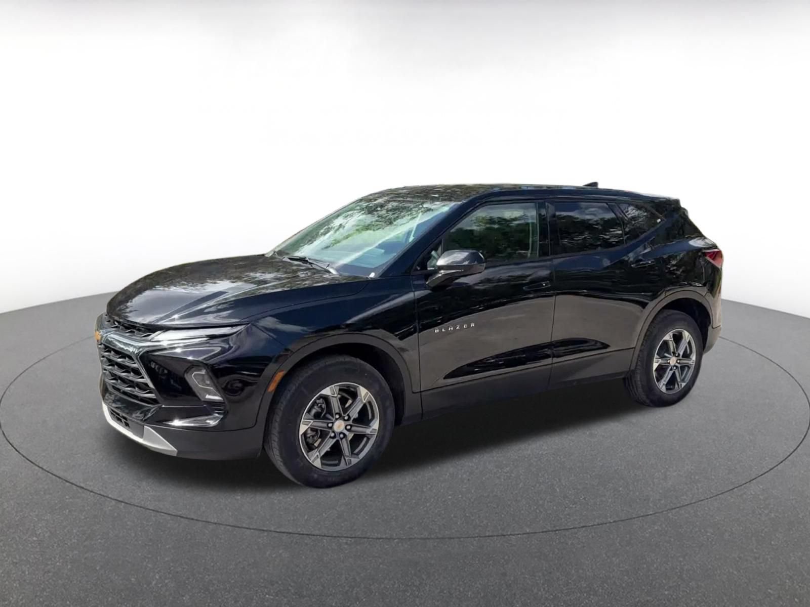Used 2026 Chevrolet Blazer LT FWD image 7