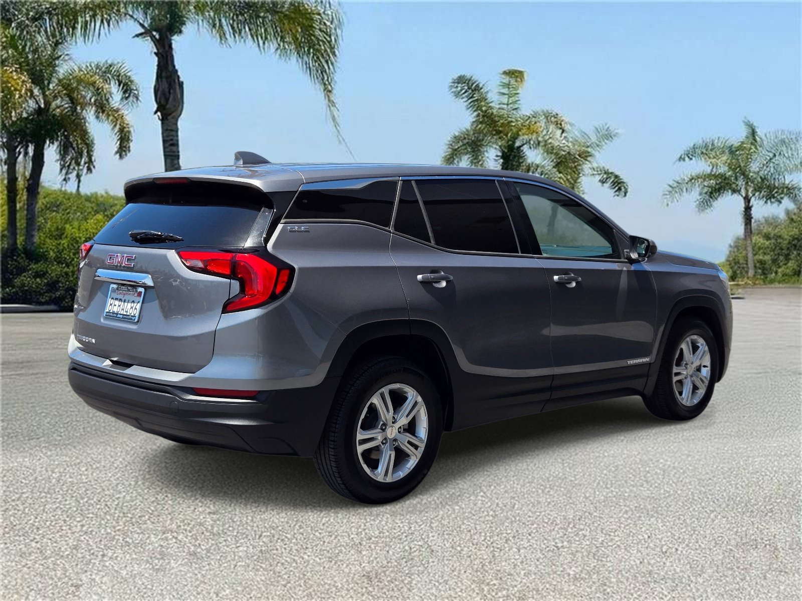 Used 2018 GMC Terrain SLE FWD image 4