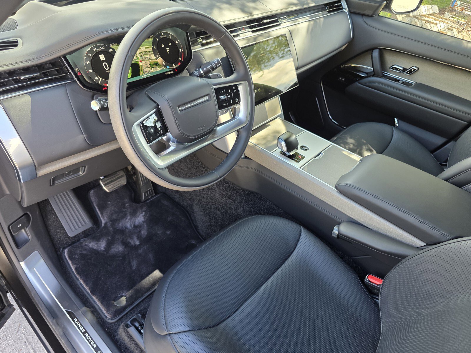 New 2026 Land Rover Range Rover SV AWD/4WD image 10