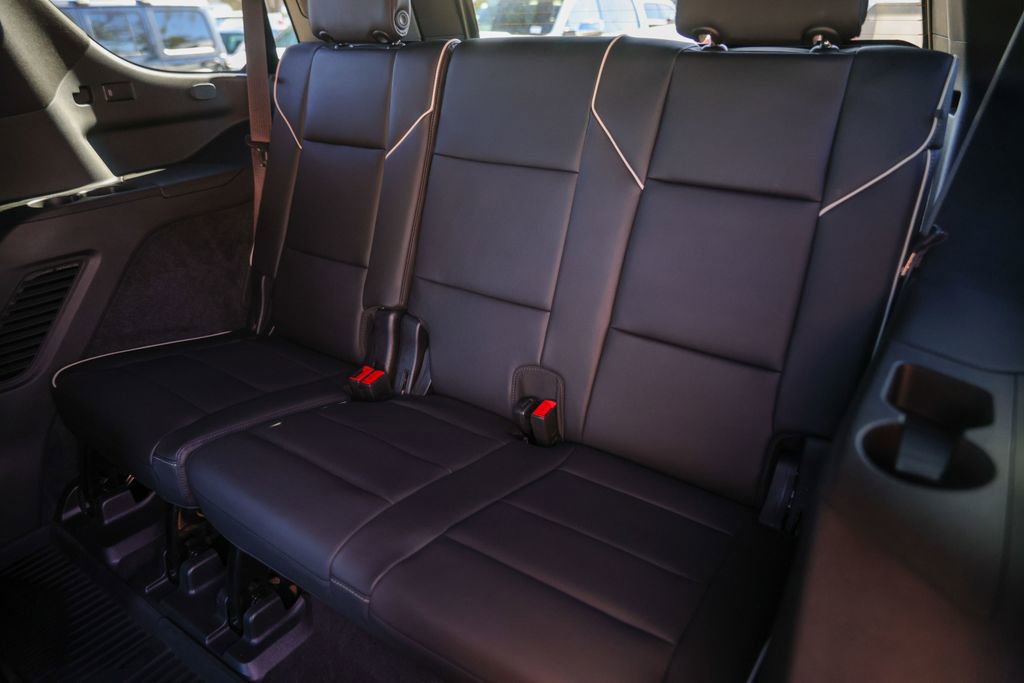 Used 2022 Cadillac Escalade Premium Luxury image 27