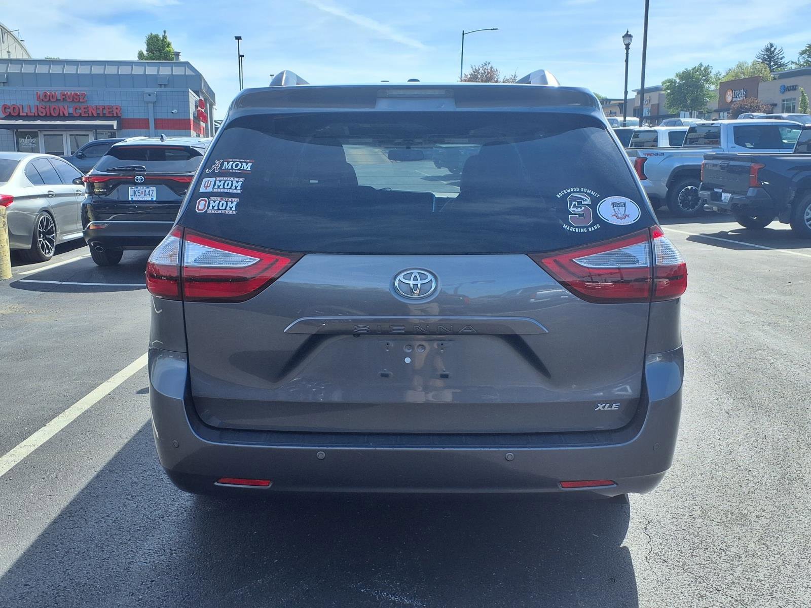 Used 2017 Toyota Sienna XLE Premium FWD image 28