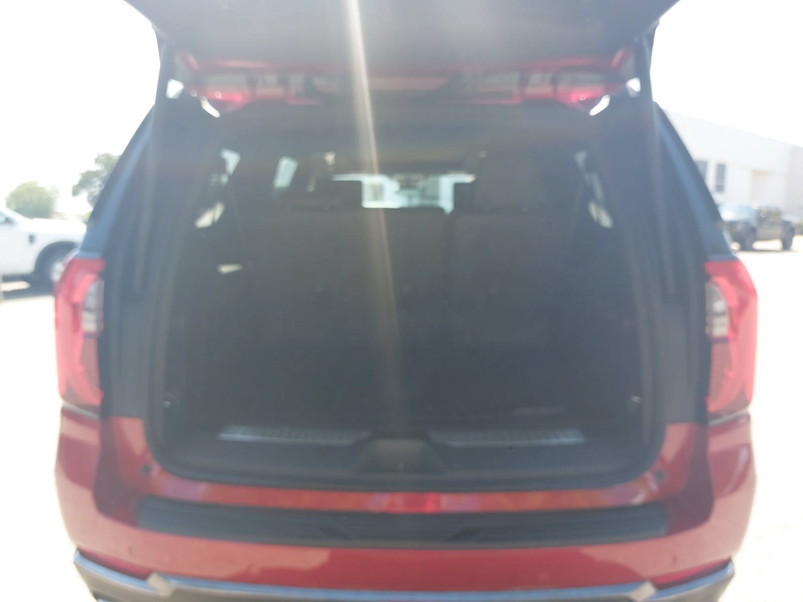 New 2026 GMC Yukon XL Denali Ultimate w/ LPO, Floor Liner Package AWD/4WD image 13
