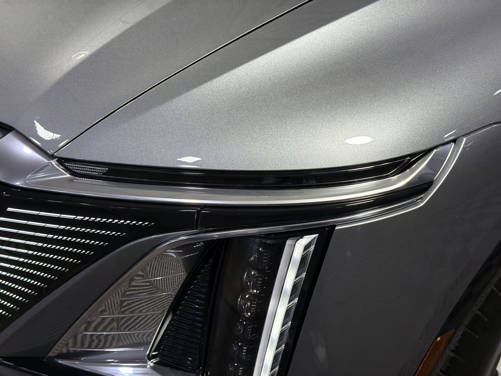Used 2024 Cadillac Lyriq Luxury AWD/4WD image 13