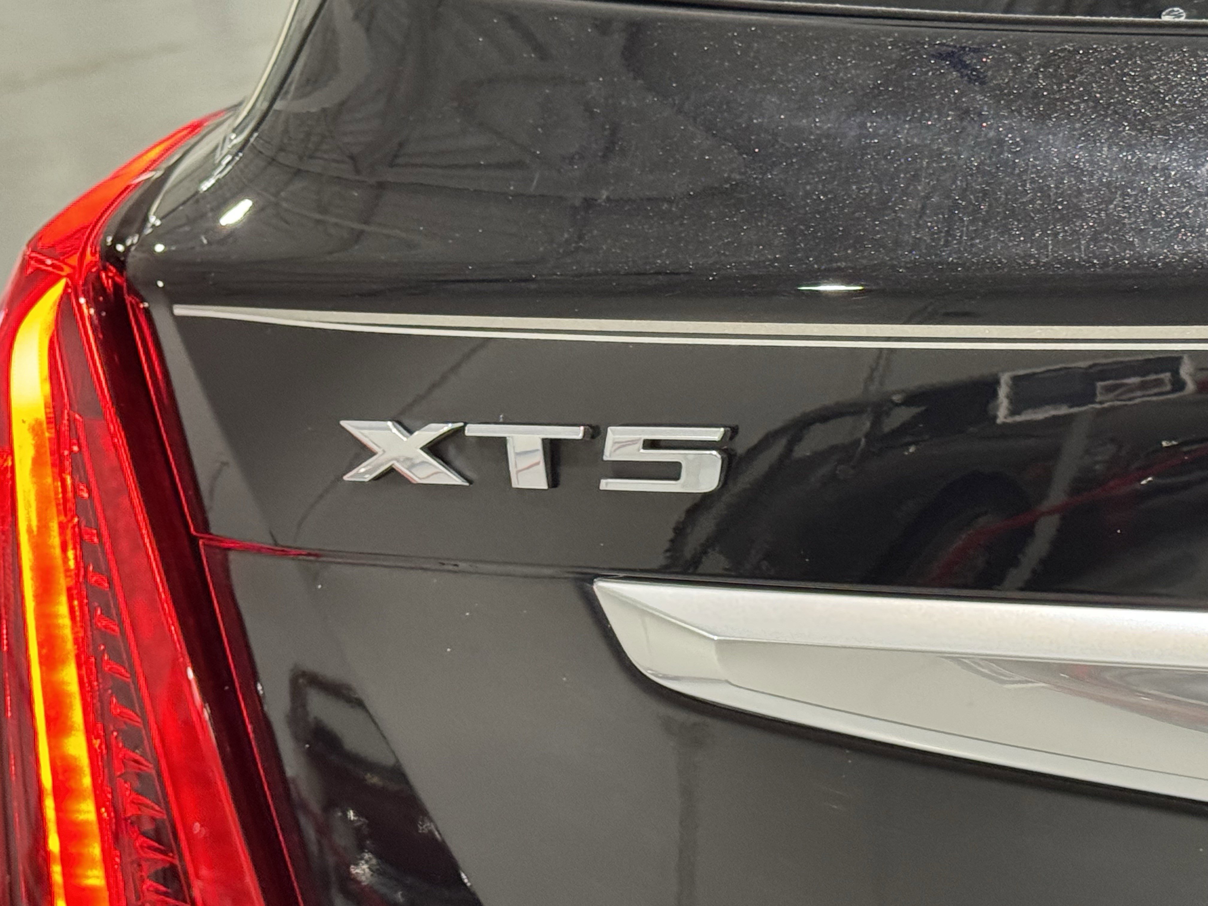 Used 2020 Cadillac XT5 Premium Luxury image 45