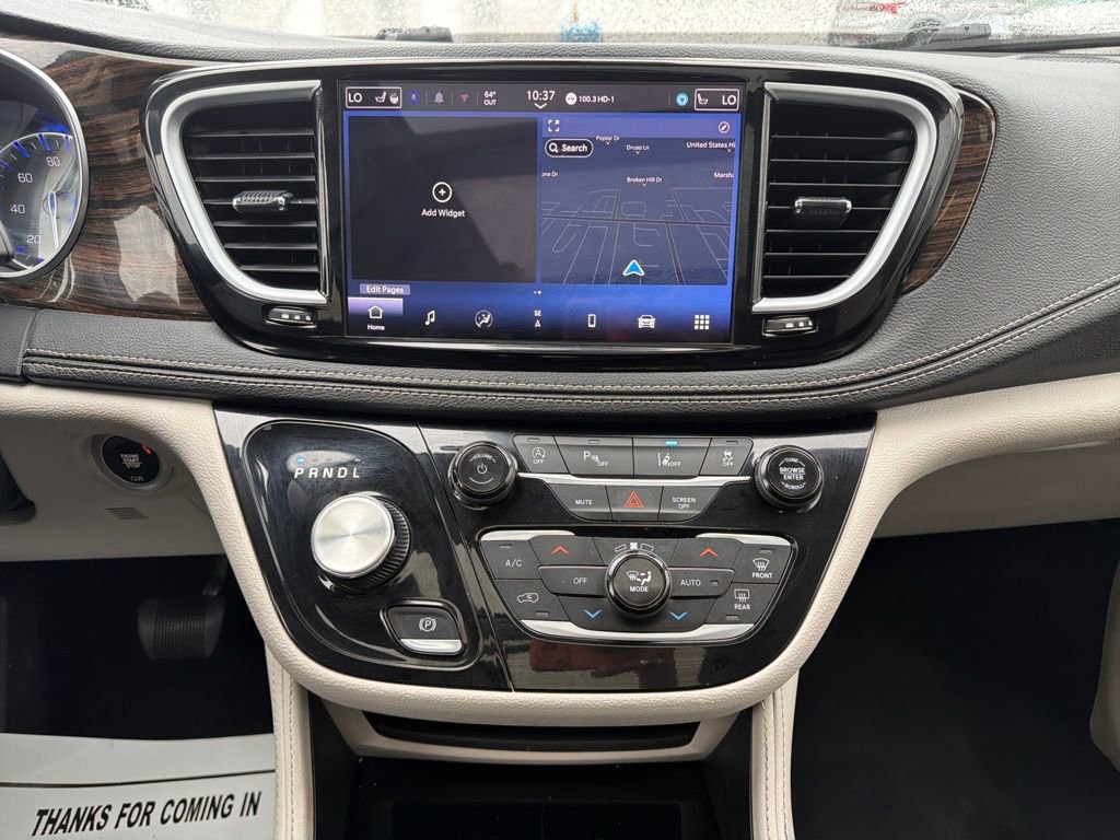 Used 2023 Chrysler Pacifica Limited FWD image 35