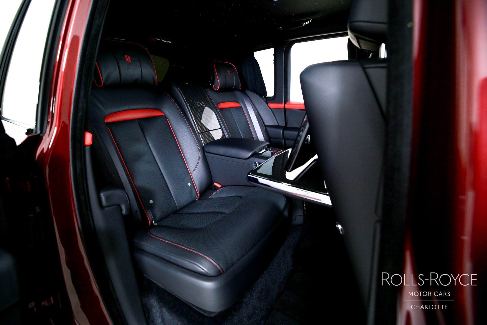 Used 2022 Rolls-Royce Cullinan Black Badge image 28