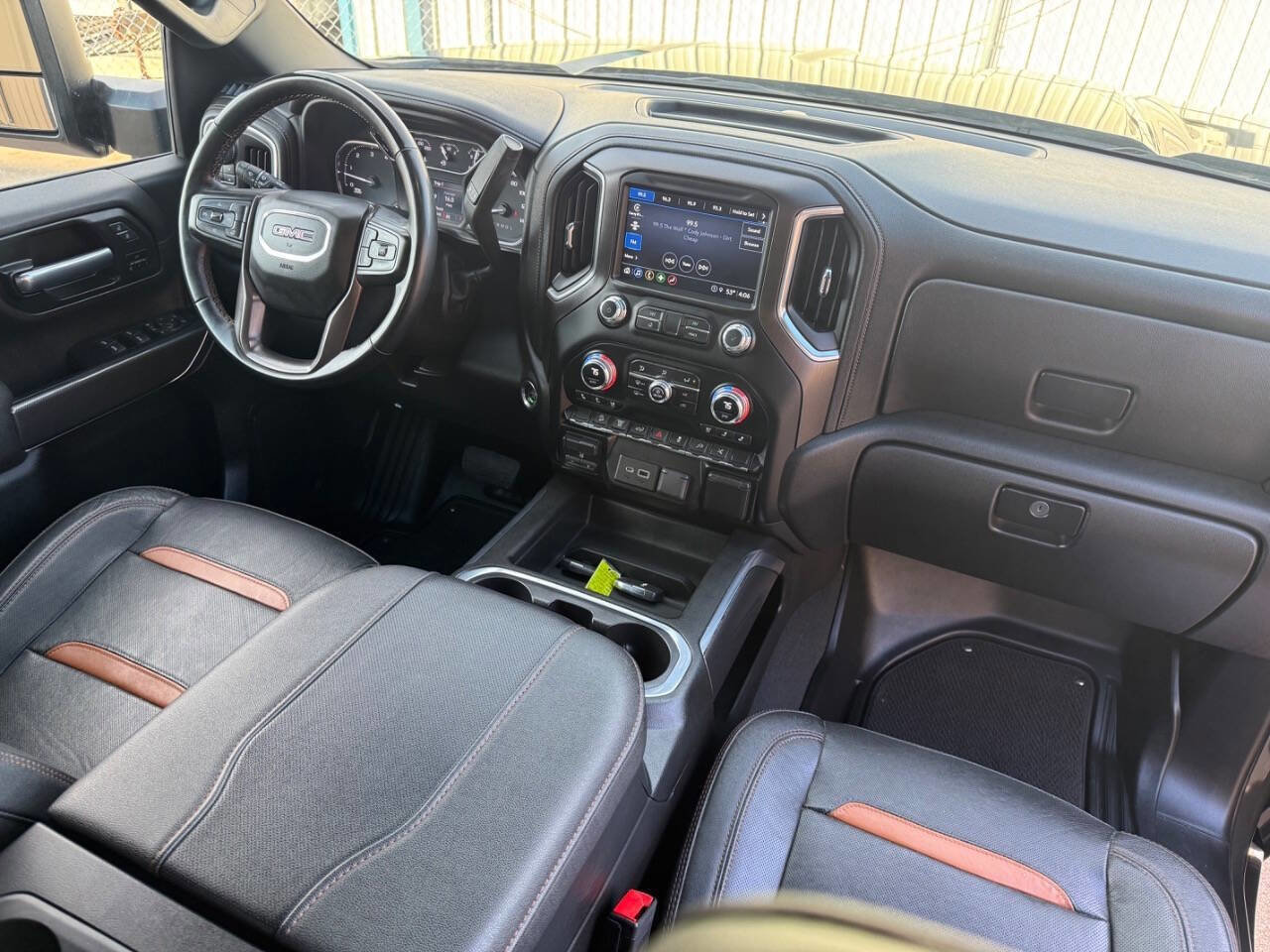 Used 2023 GMC Sierra 2500 AT4 image 34