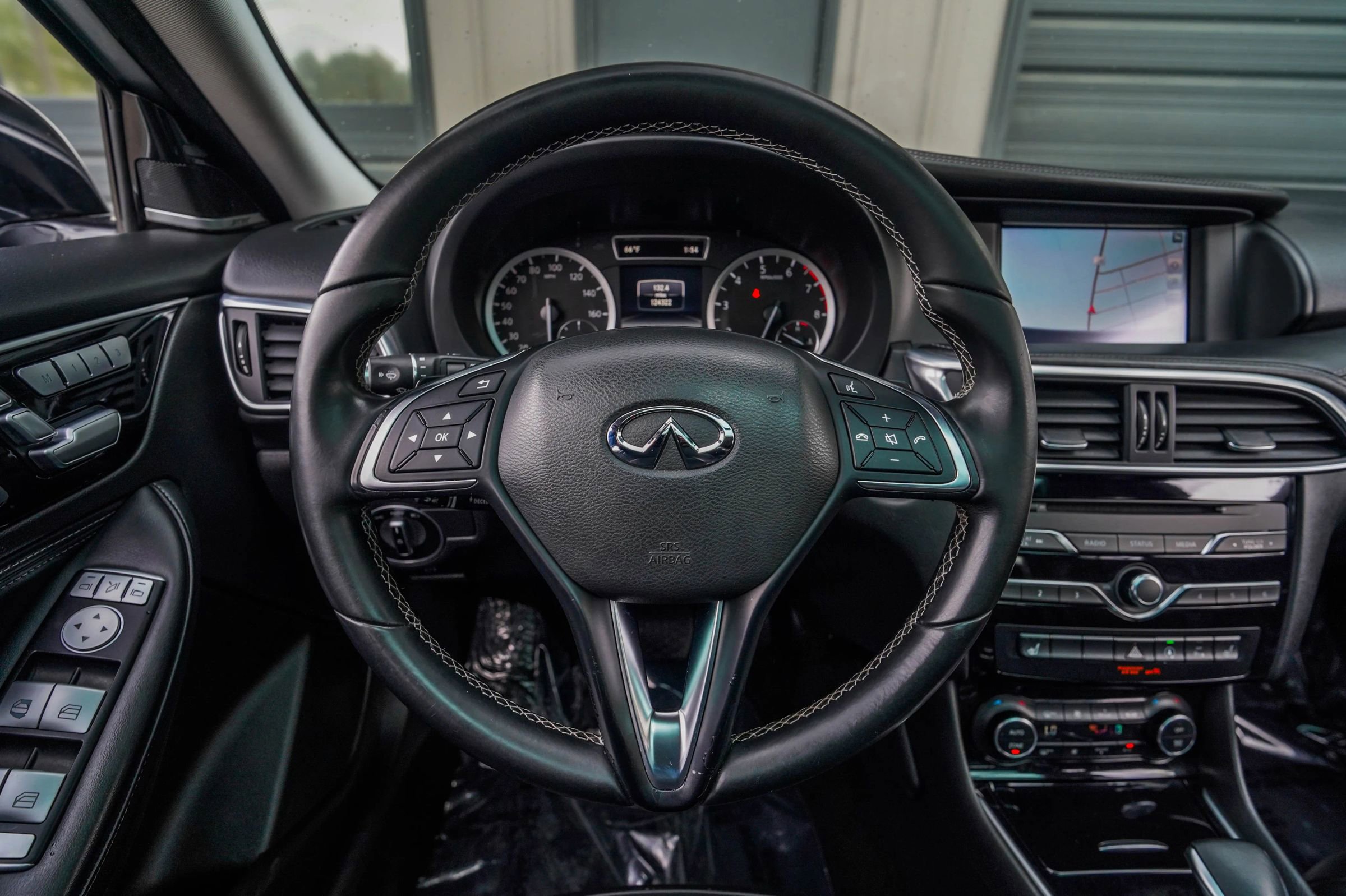 Used 2017 INFINITI QX30 Premium w/ Technology Package FWD image 15