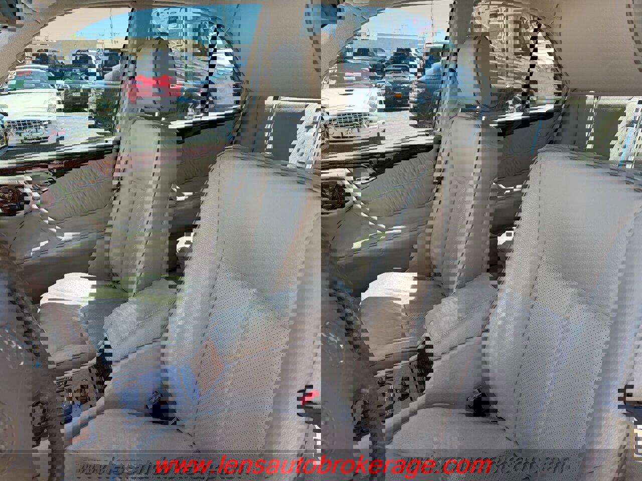 Used 2000 Mercedes-Benz E 320 Sedan image 11