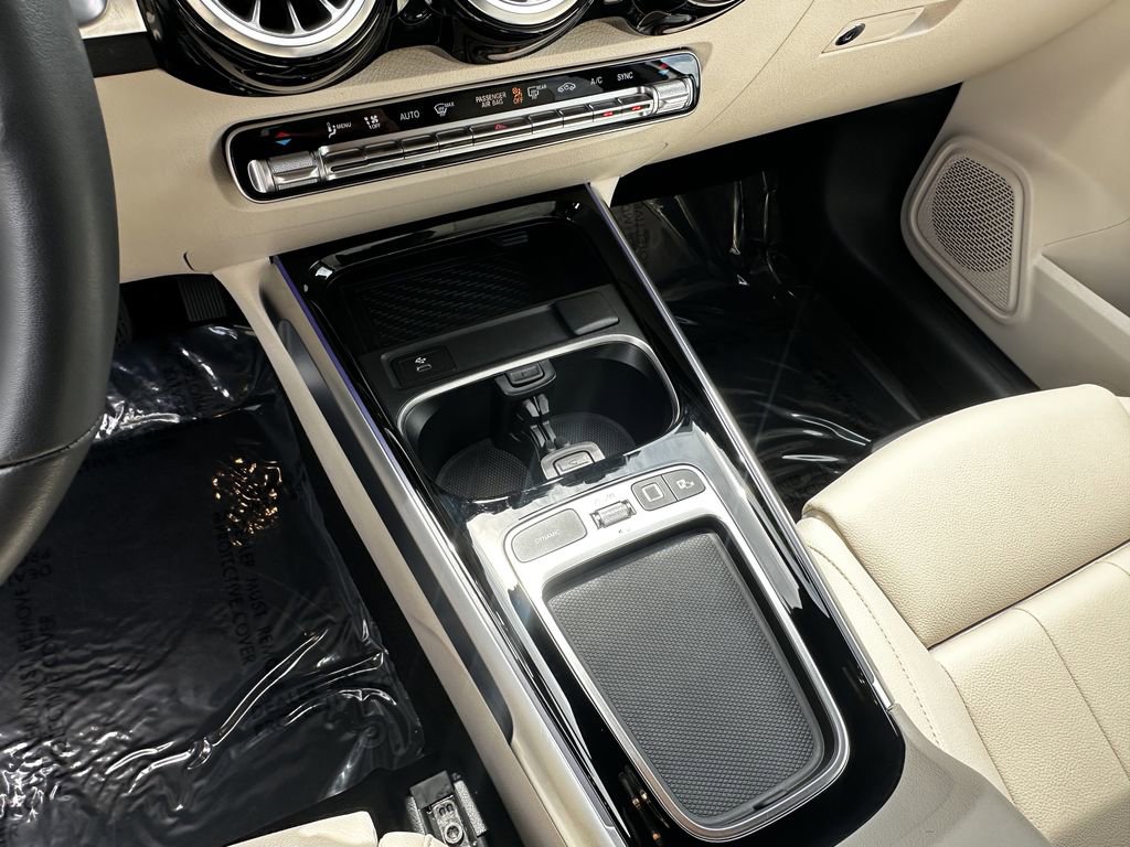 Certified 2025 Mercedes-Benz GLB 250 4MATIC image 32