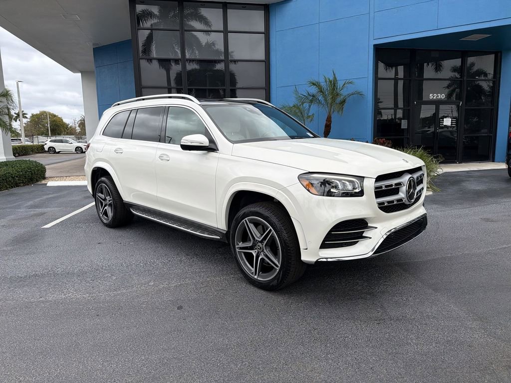 Used 2023 Mercedes-Benz GLS 450 4MATIC w/ AMG Line Exterior image 2