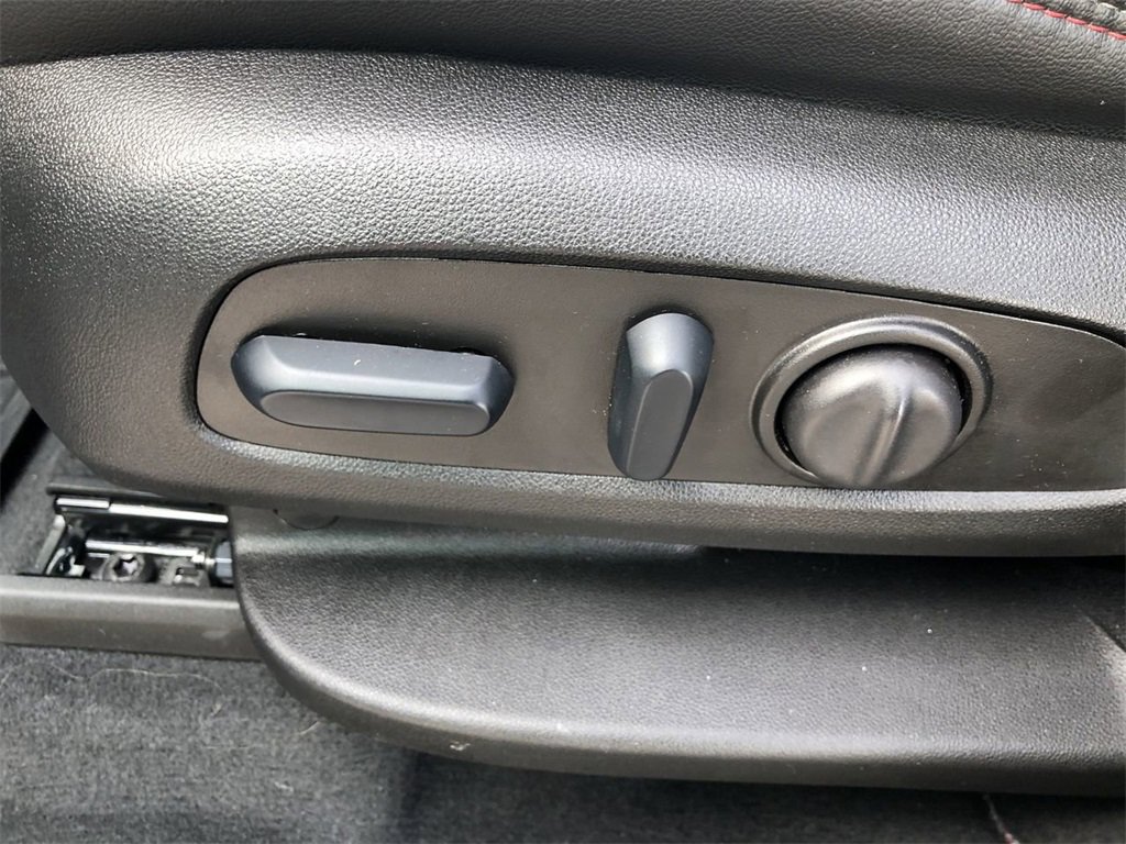 Certified 2023 Chevrolet Traverse RS w/ LPO, Floor Liner Package image 12