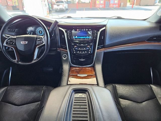 Used 2020 Cadillac Escalade Premium Luxury image 15