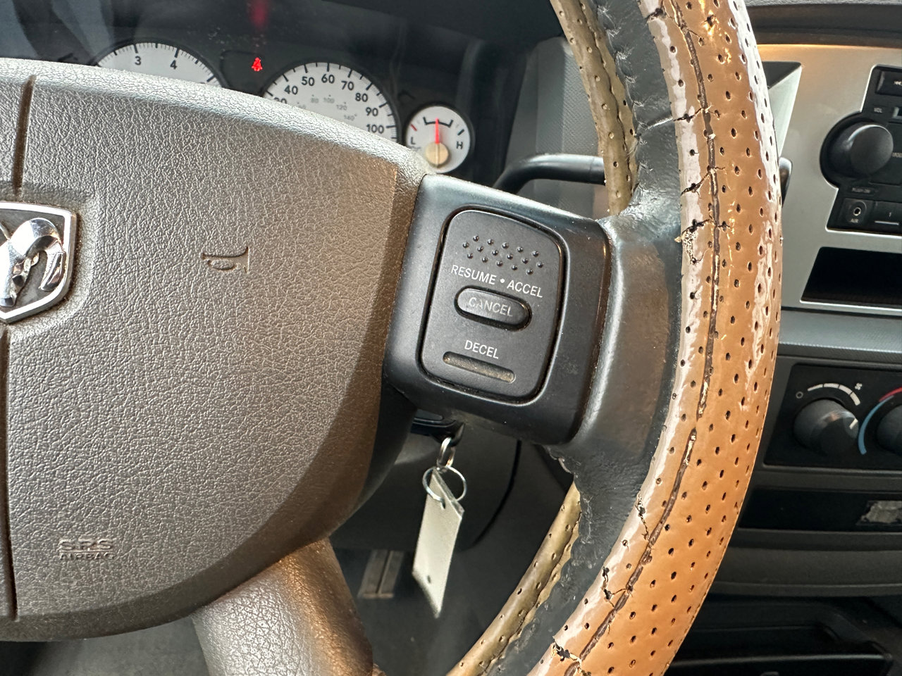 Used 2007 Dodge Ram 1500 Truck SLT image 14