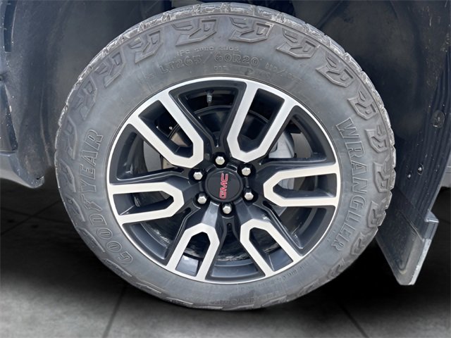 Used 2024 GMC Sierra 1500 AT4 w/ Technology Package image 9