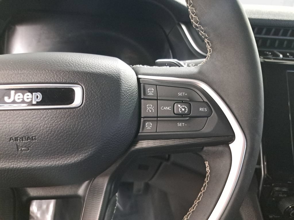 Certified 2024 Jeep Grand Cherokee Altitude AWD/4WD image 18