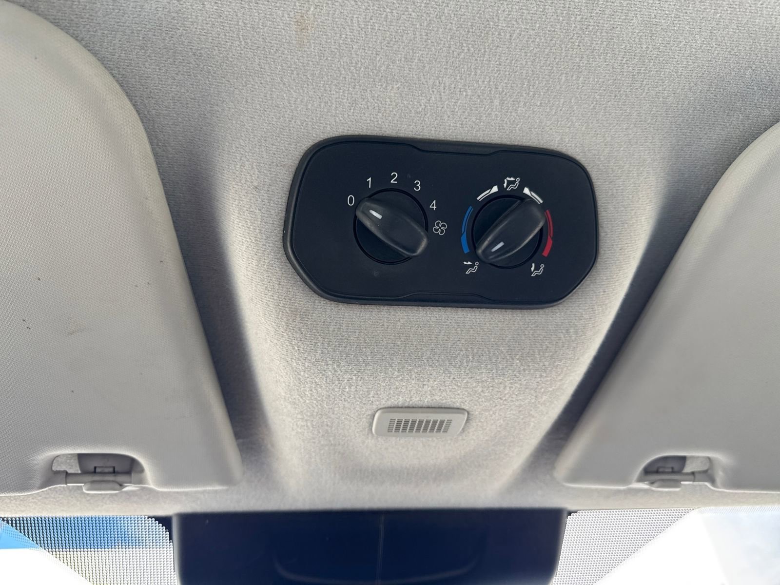 Used 2018 Ford Transit 350 XL image 21