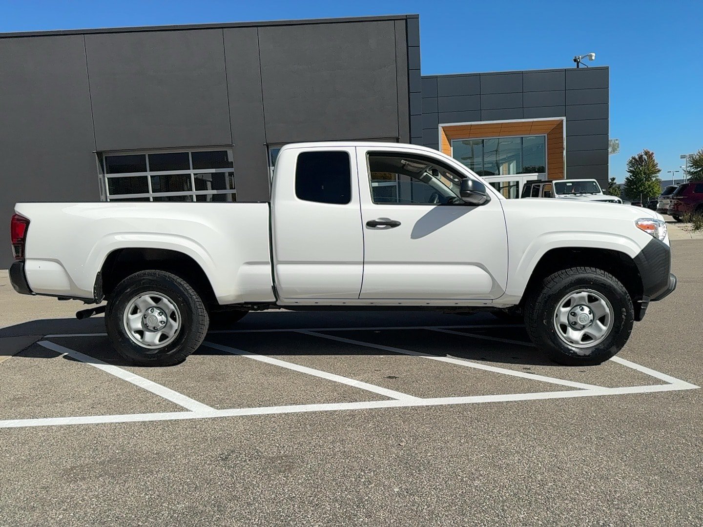 Used 2022 Toyota Tacoma 2WD Access Cab image 8