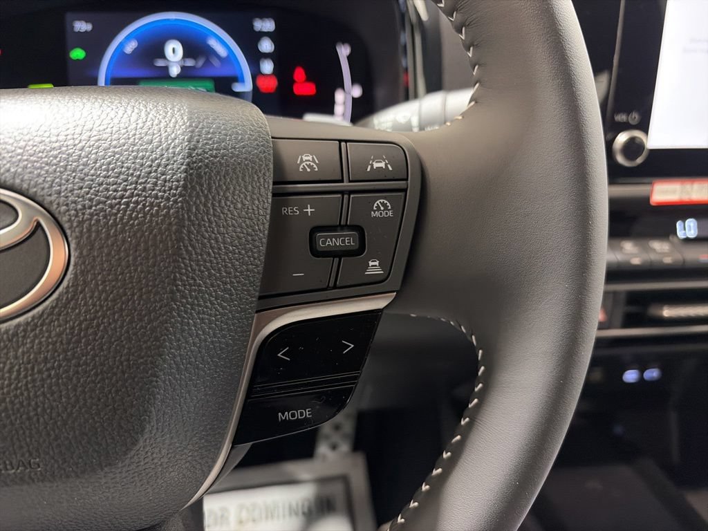 Used 2026 Toyota Camry SE FWD image 26