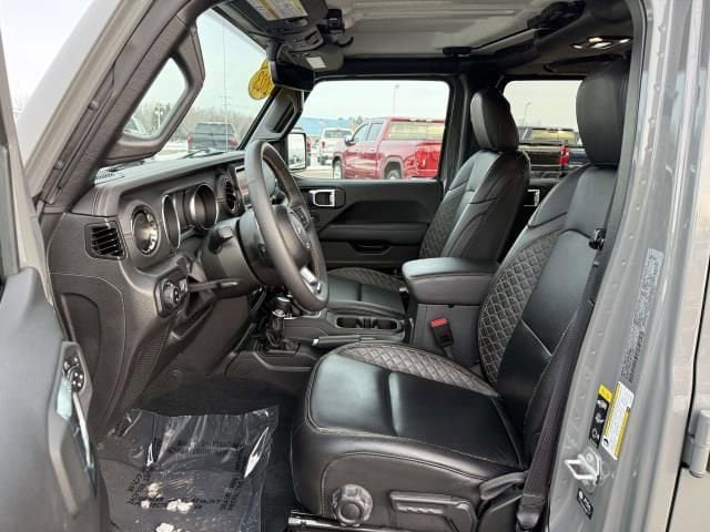 Used 2023 Jeep Gladiator Overland image 10