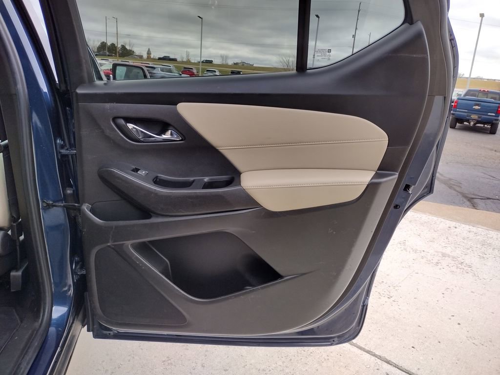 Used 2023 Chevrolet Traverse LS w/ Safety Package image 29