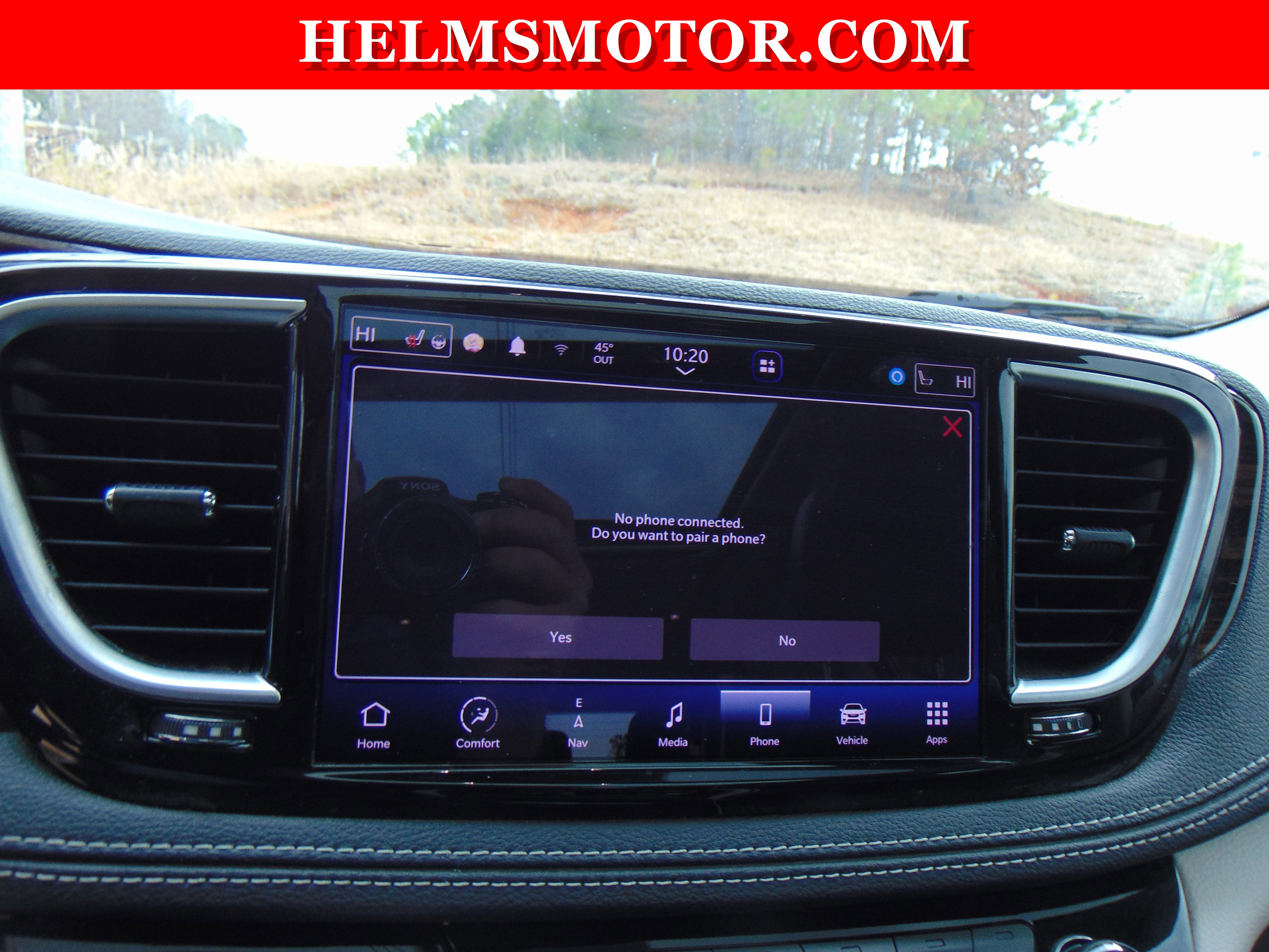 Certified 2022 Chrysler Pacifica Limited w/ Uconnect Theater Family Group image 38