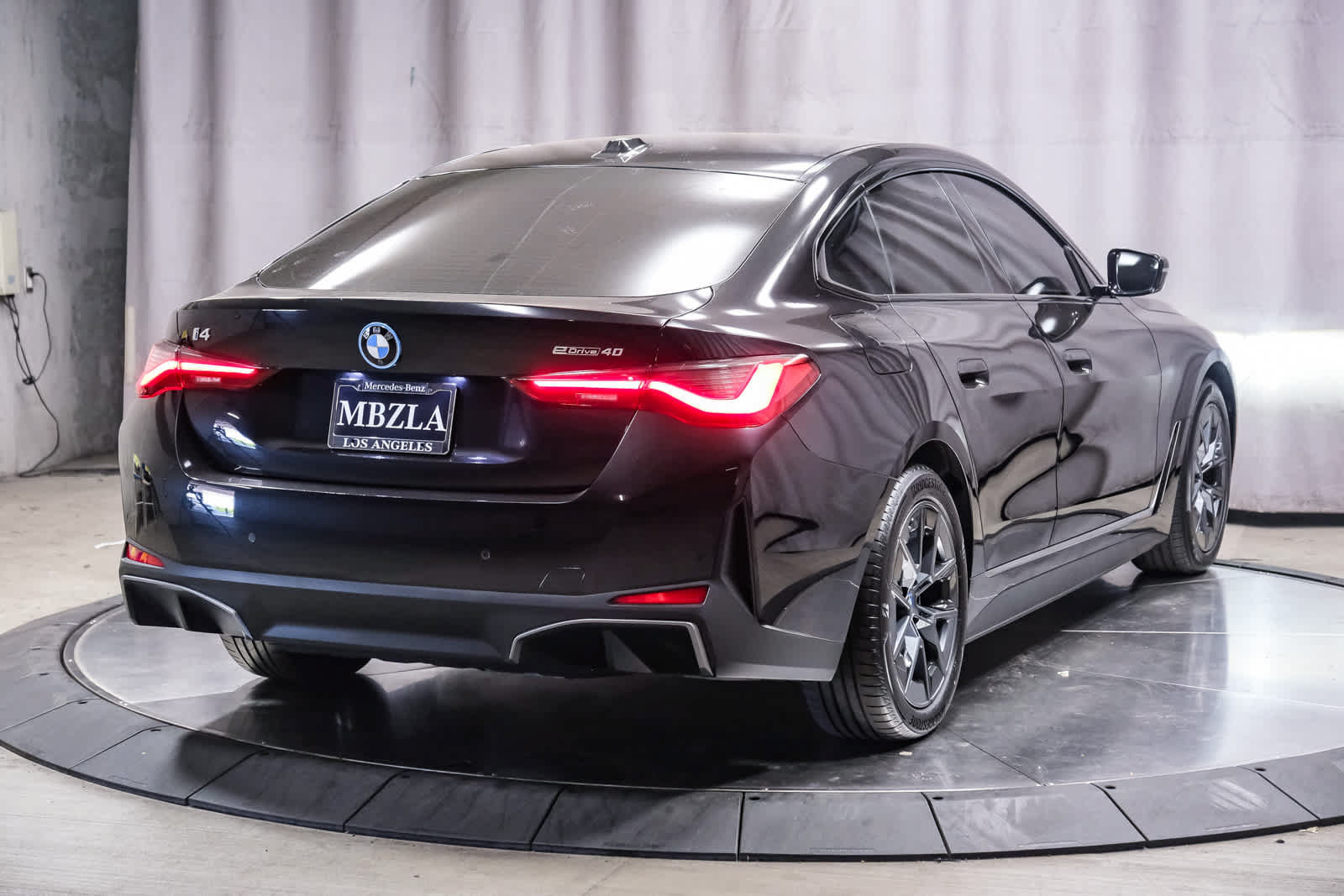 Used 2023 BMW i4 eDrive40 w/ Premium Package RWD image 4