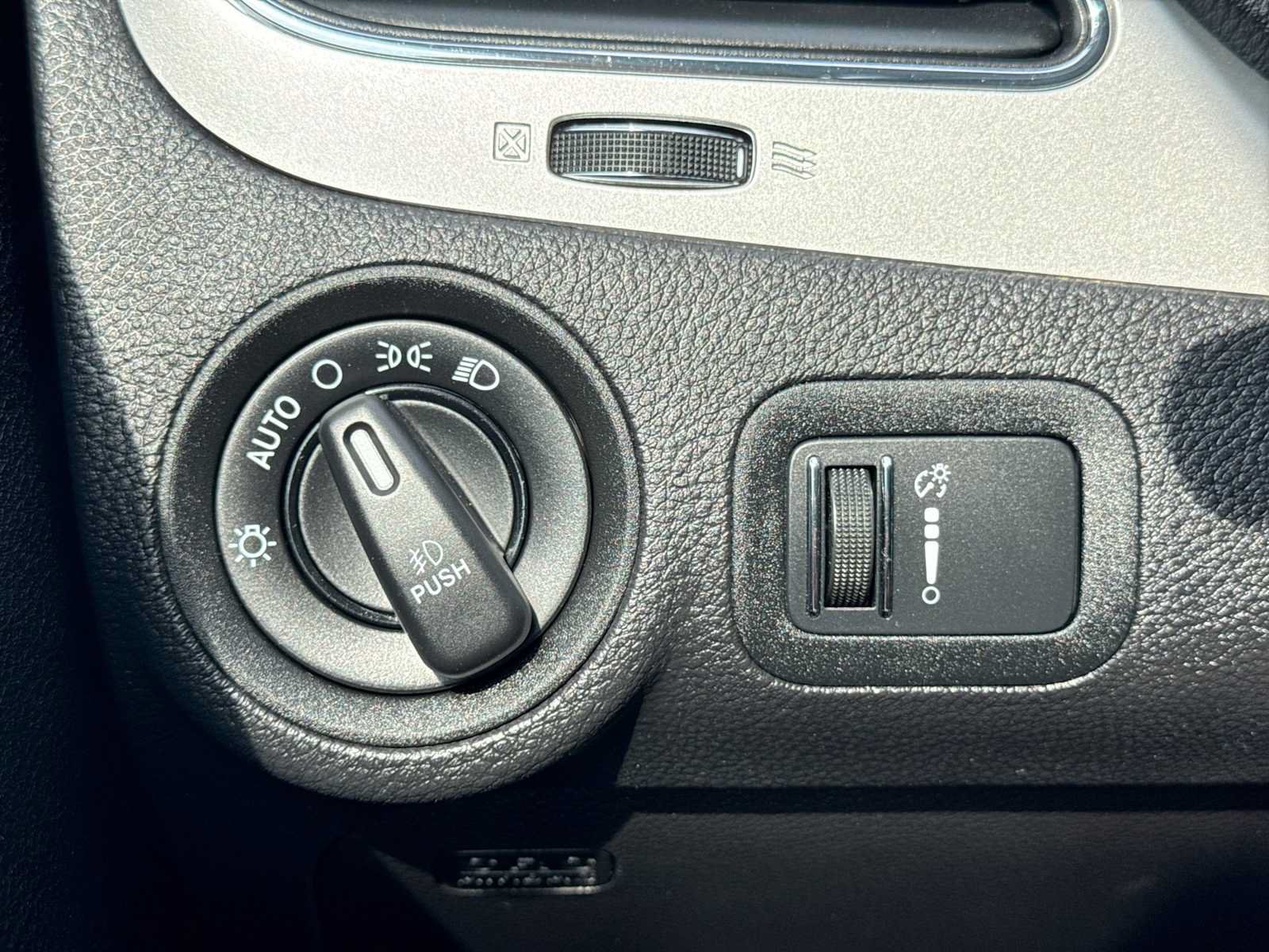 Used 2014 Dodge Journey Limited w/ Driver Convenience Group AWD/4WD image 25