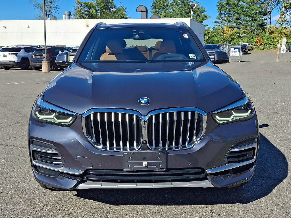 Used 2022 BMW X5 xDrive40i w/ Premium Package AWD/4WD image 2