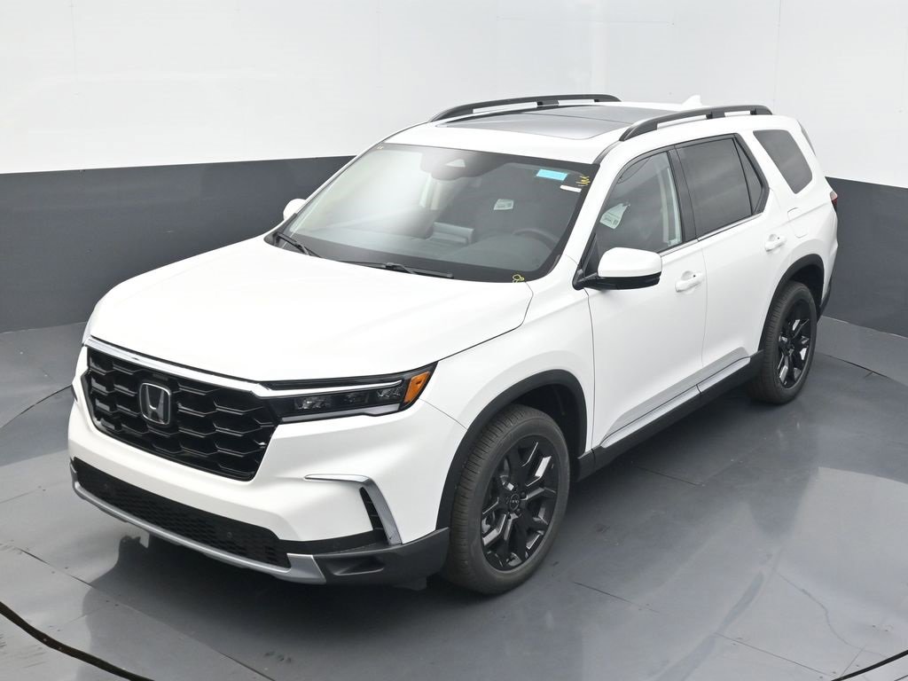 New 2025 Honda Pilot Touring image 9